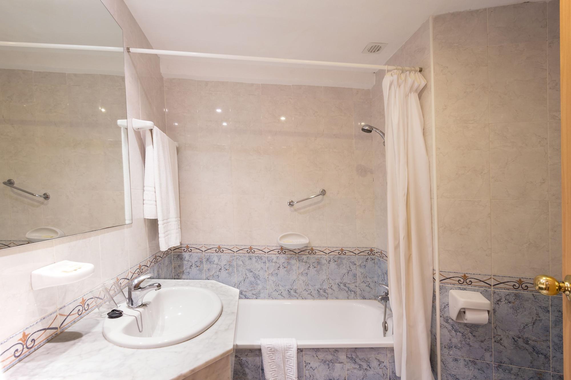 Medplaya Hotel Alba Beach Benalmadena Ngoại thất bức ảnh