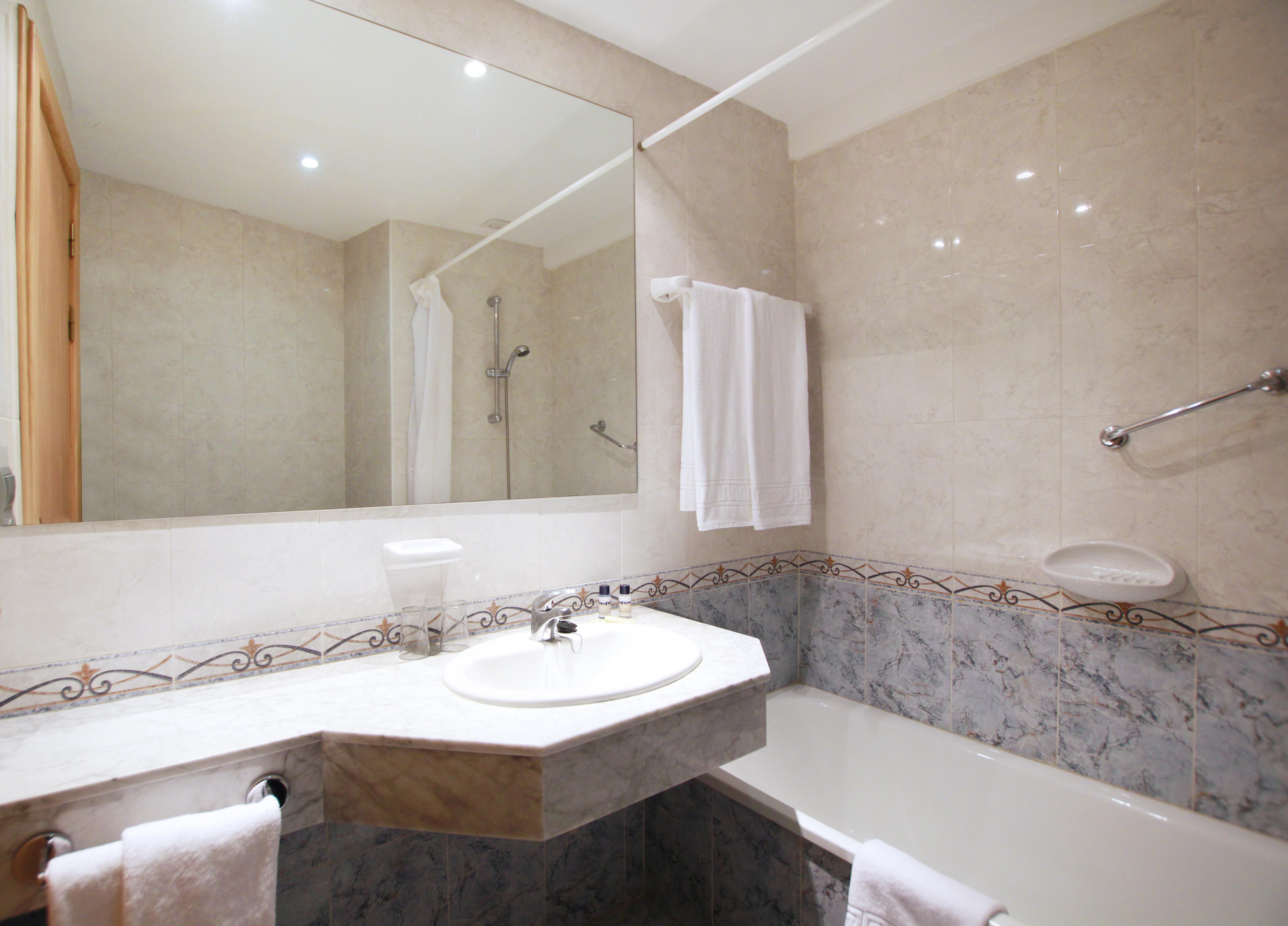 Medplaya Hotel Alba Beach Benalmadena Ngoại thất bức ảnh